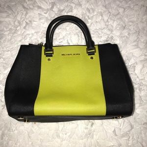Michael Kors beautiful handbag
